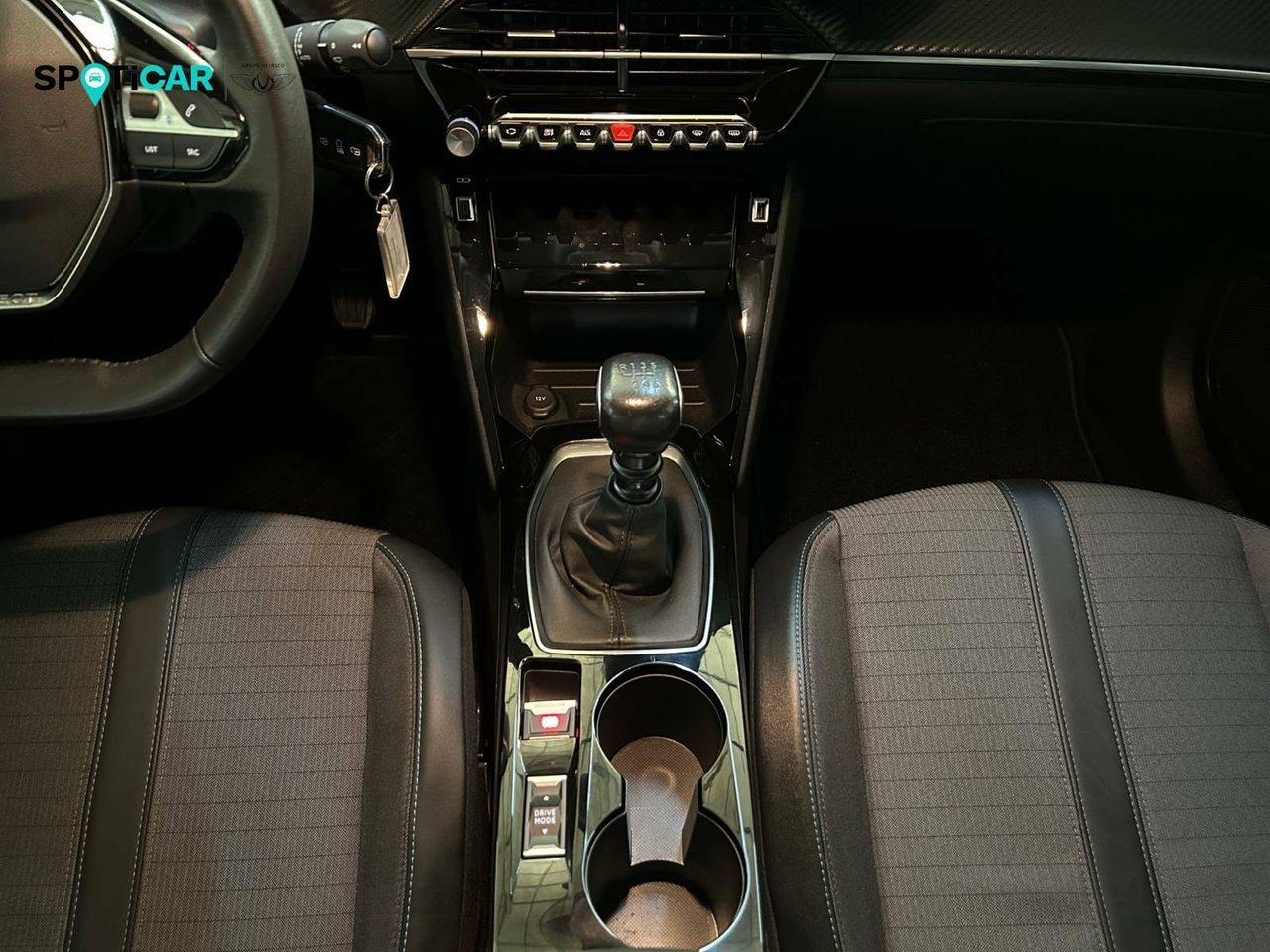 Foto Peugeot 208 11