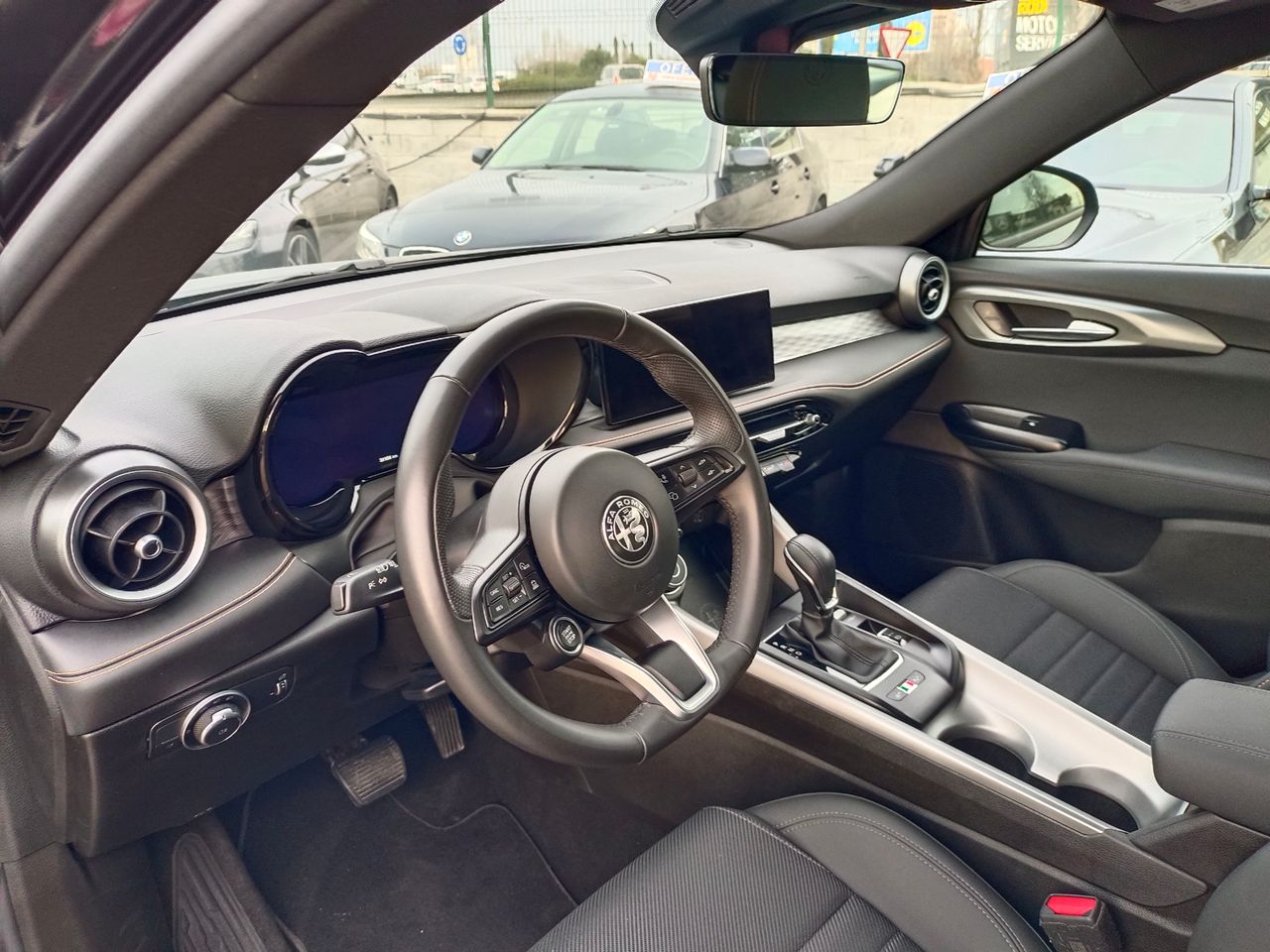 Foto Alfa Romeo Tonale 16