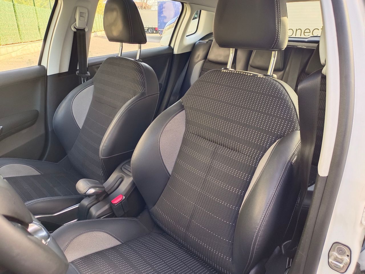 Foto Peugeot 2008 16