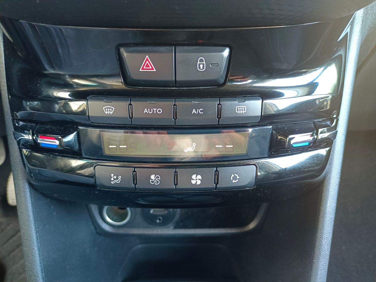 Foto Peugeot 2008 19