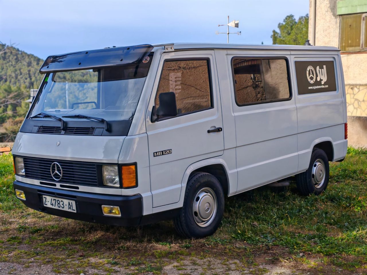 Foto Mercedes-Benz MB 100 1