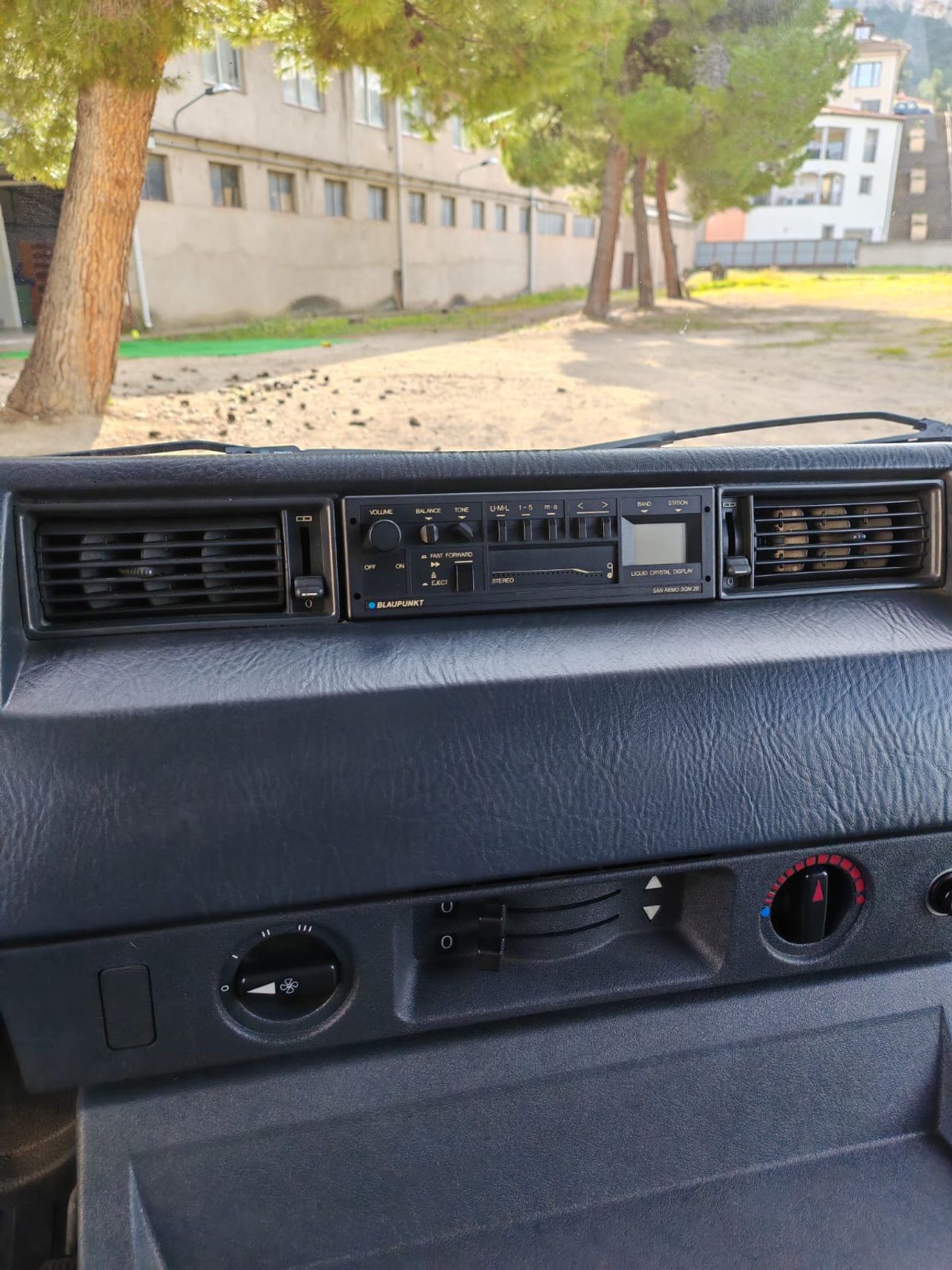 Foto Mercedes-Benz MB 100 6