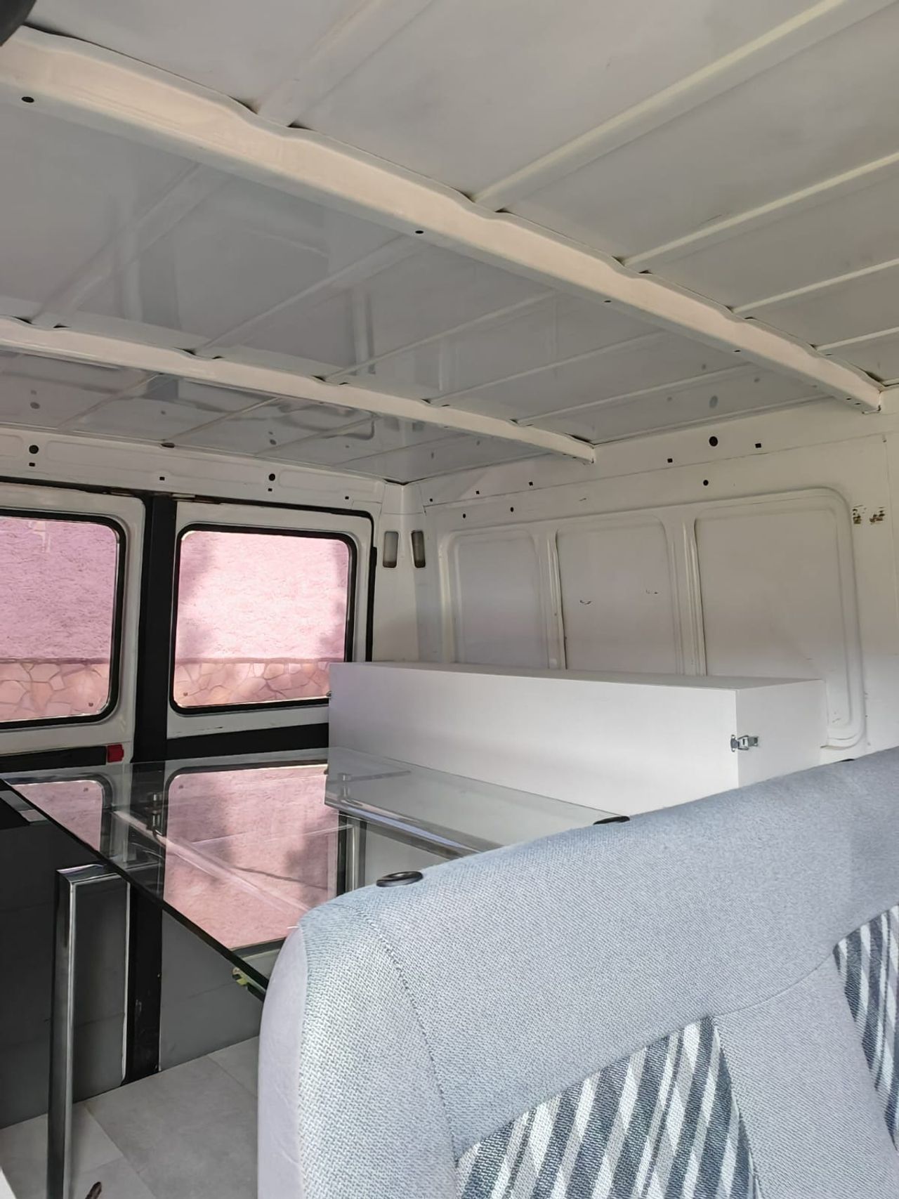 Foto Mercedes-Benz MB 100 8