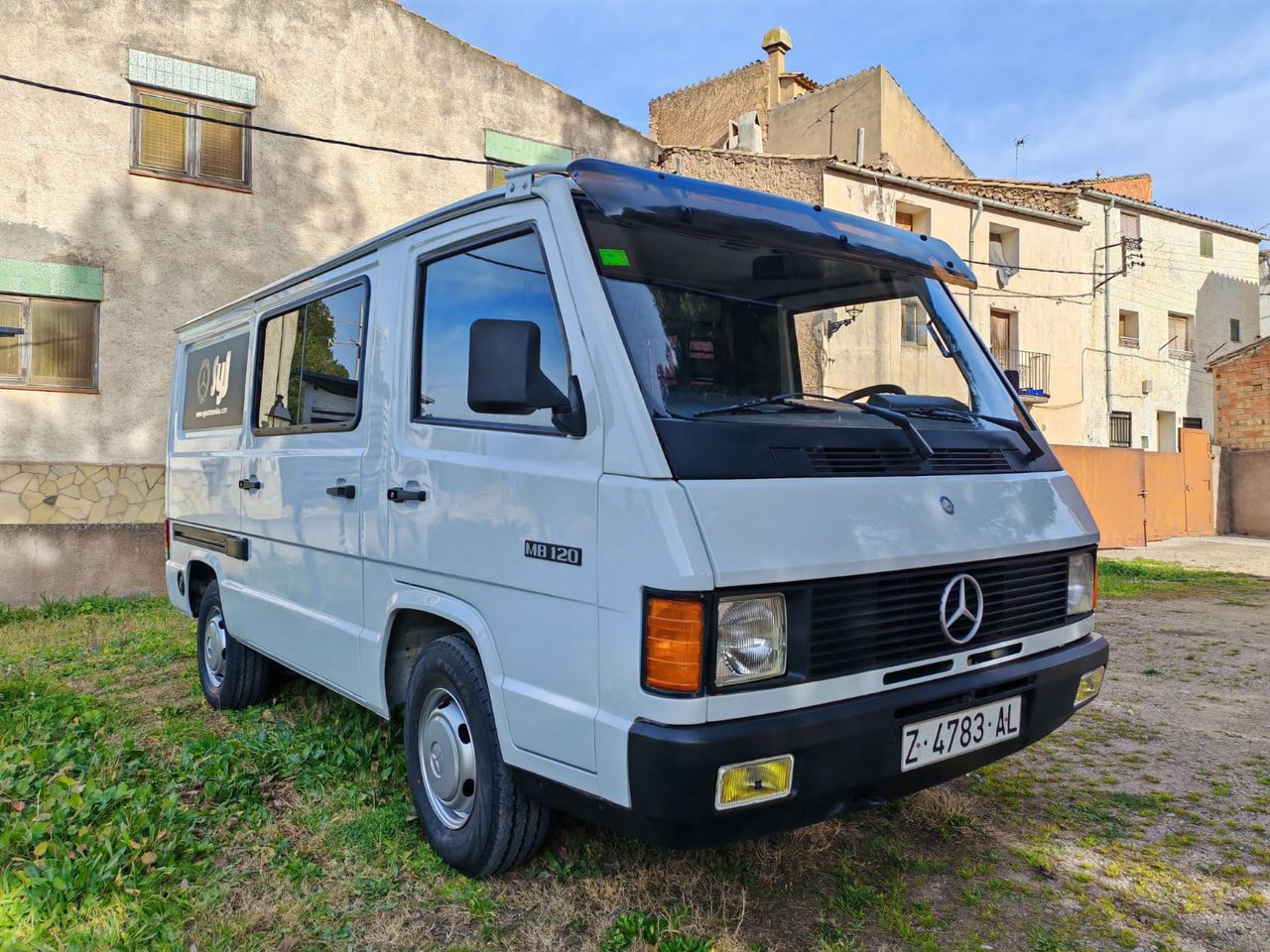 Foto Mercedes-Benz MB 100 11