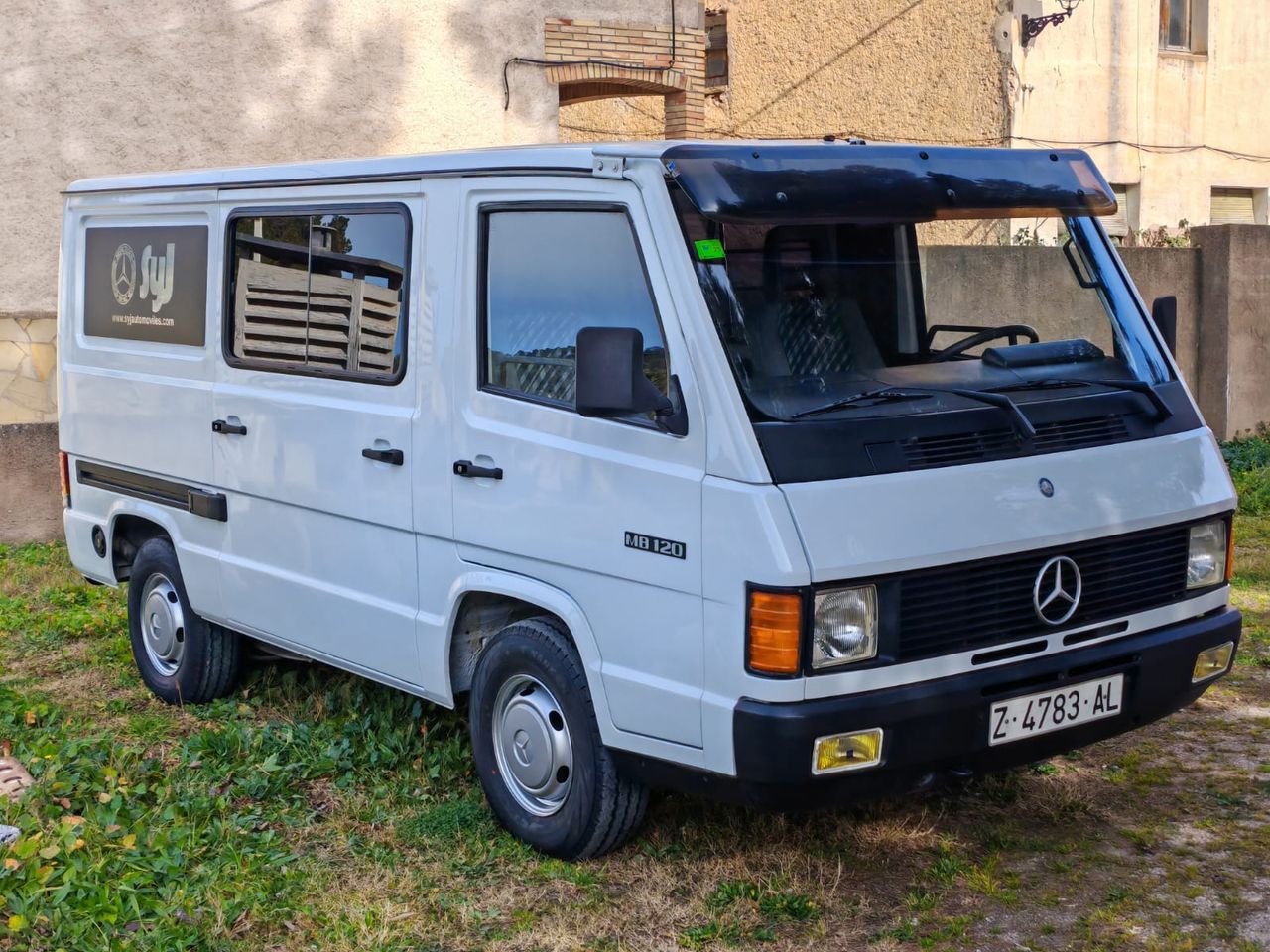 Foto Mercedes-Benz MB 100 14