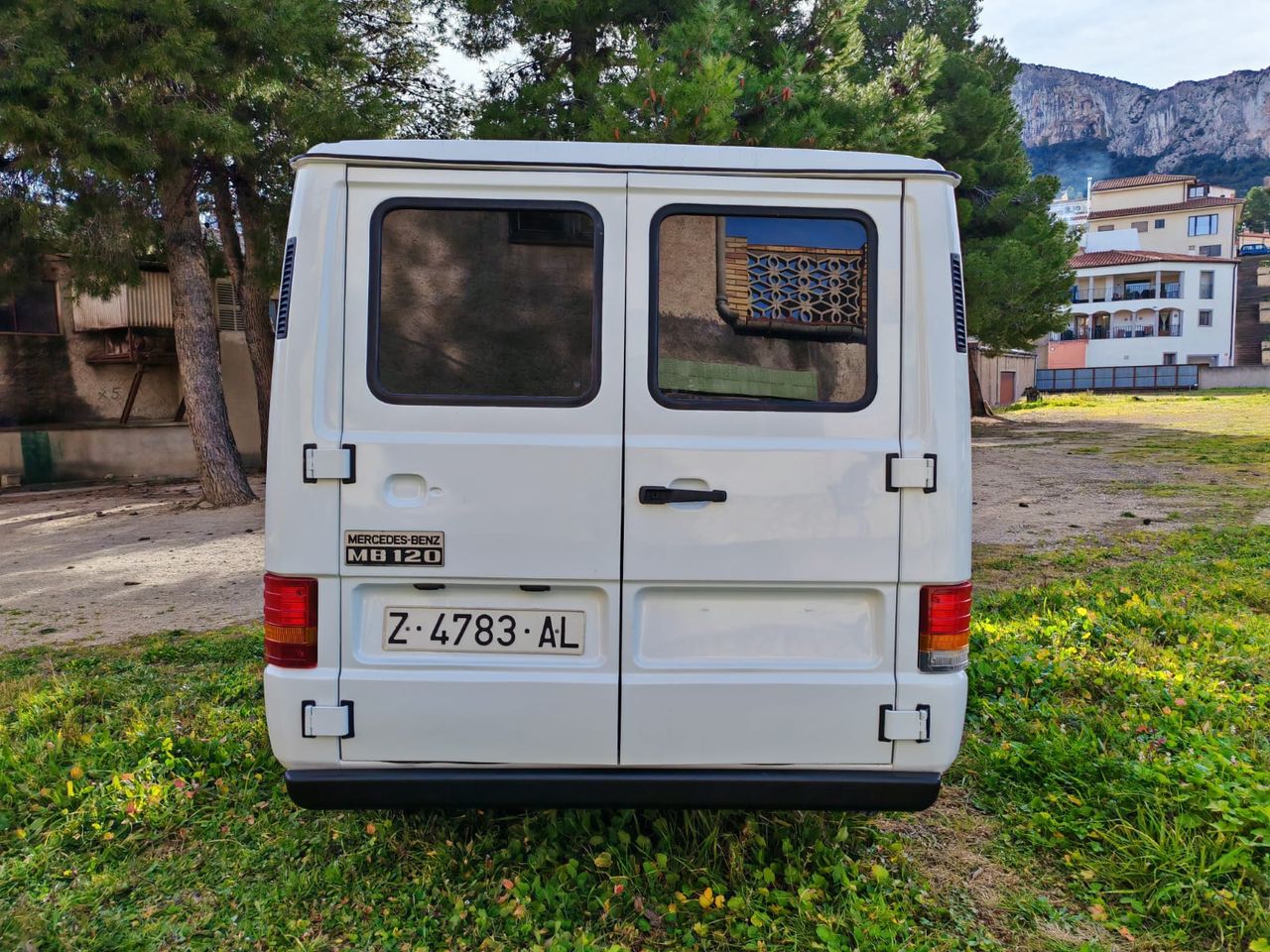 Foto Mercedes-Benz MB 100 17