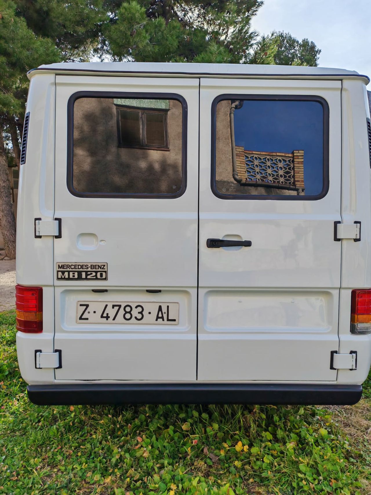 Foto Mercedes-Benz MB 100 20