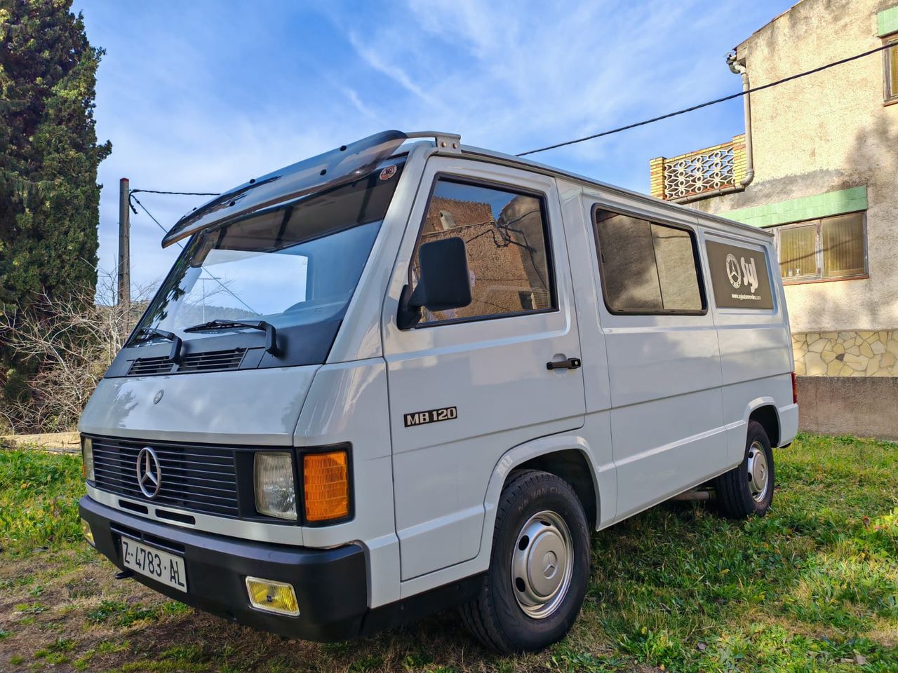 Foto Mercedes-Benz MB 100 21