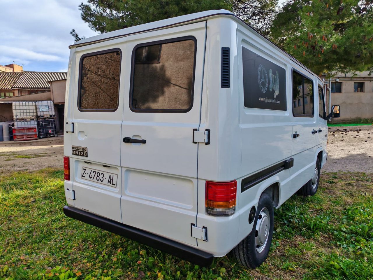 Foto Mercedes-Benz MB 100 23