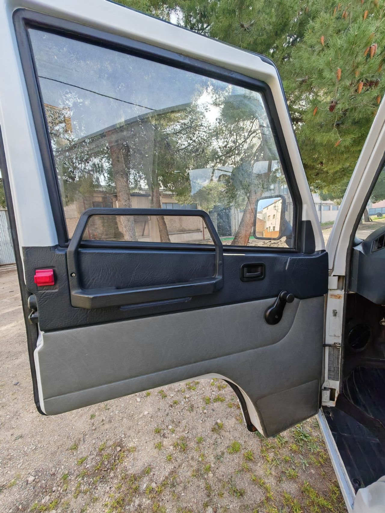 Foto Mercedes-Benz MB 100 26