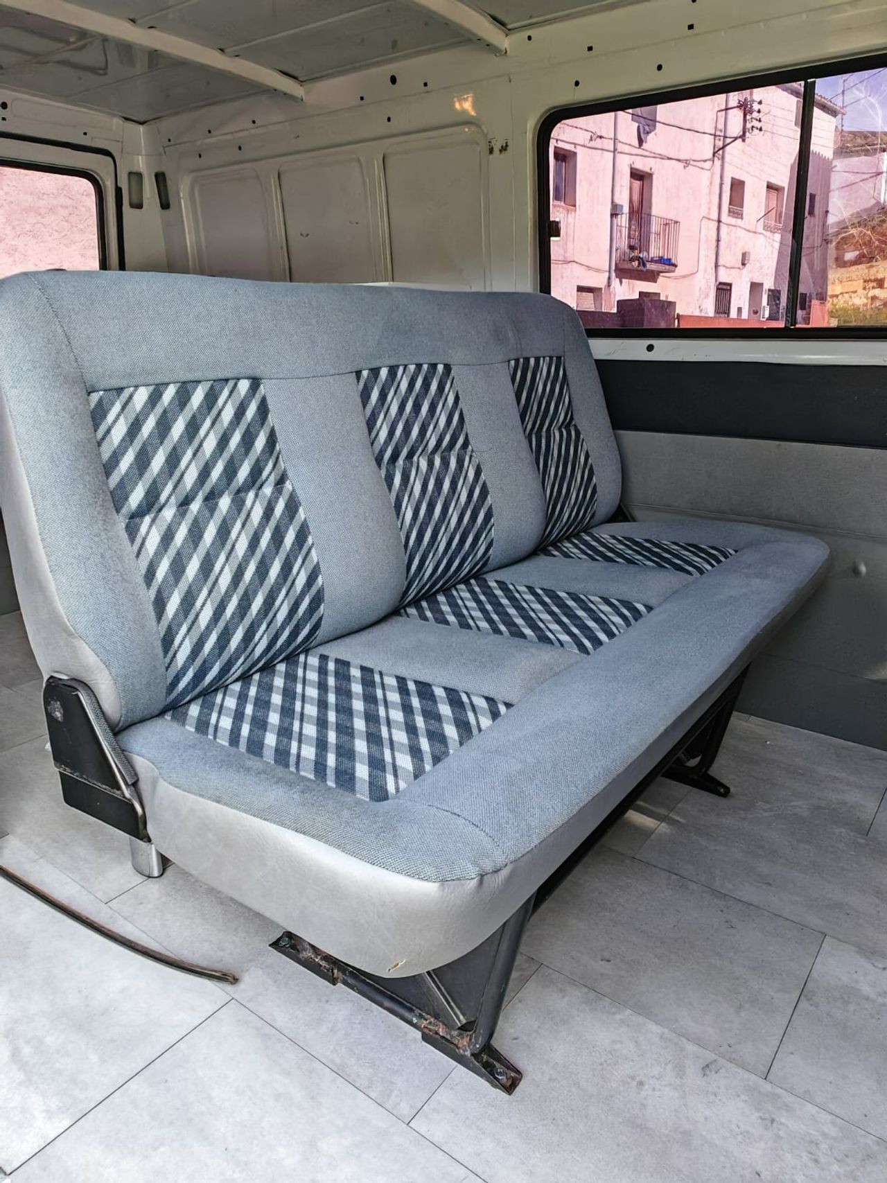 Foto Mercedes-Benz MB 100 28