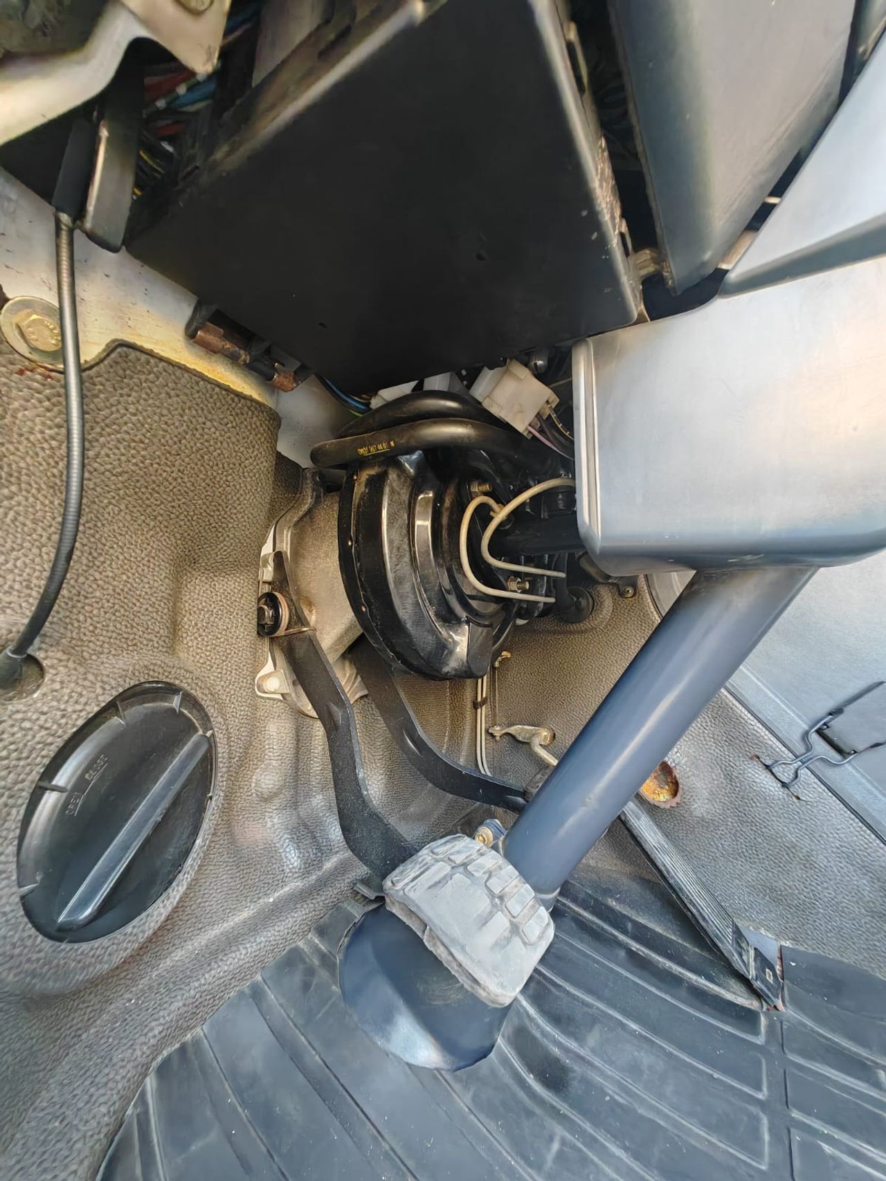 Foto Mercedes-Benz MB 100 35