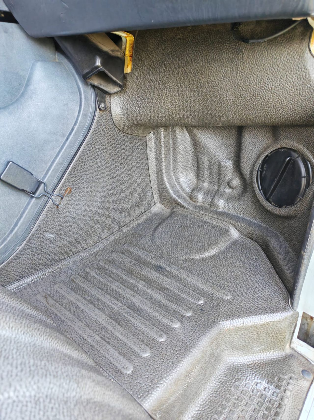 Foto Mercedes-Benz MB 100 40