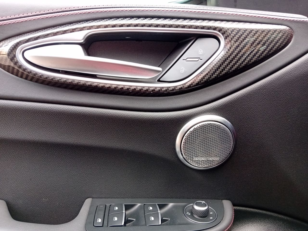 Foto Alfa Romeo Giulia 13
