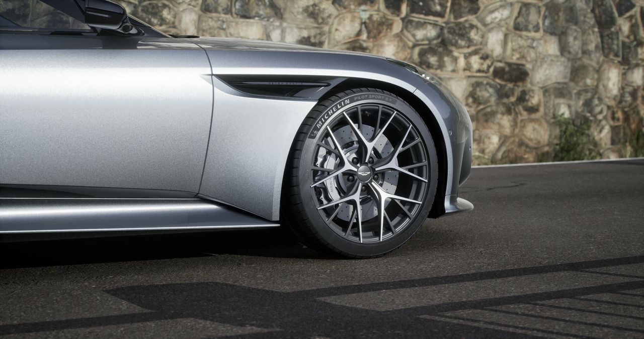 Foto Aston martin DB12 9