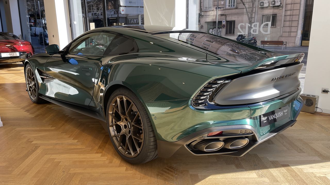 Foto Aston martin Vanquish 4
