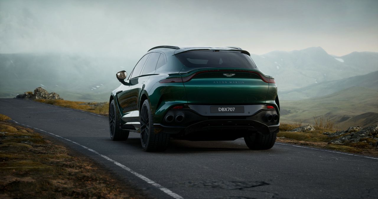 Foto Aston martin DBX 6