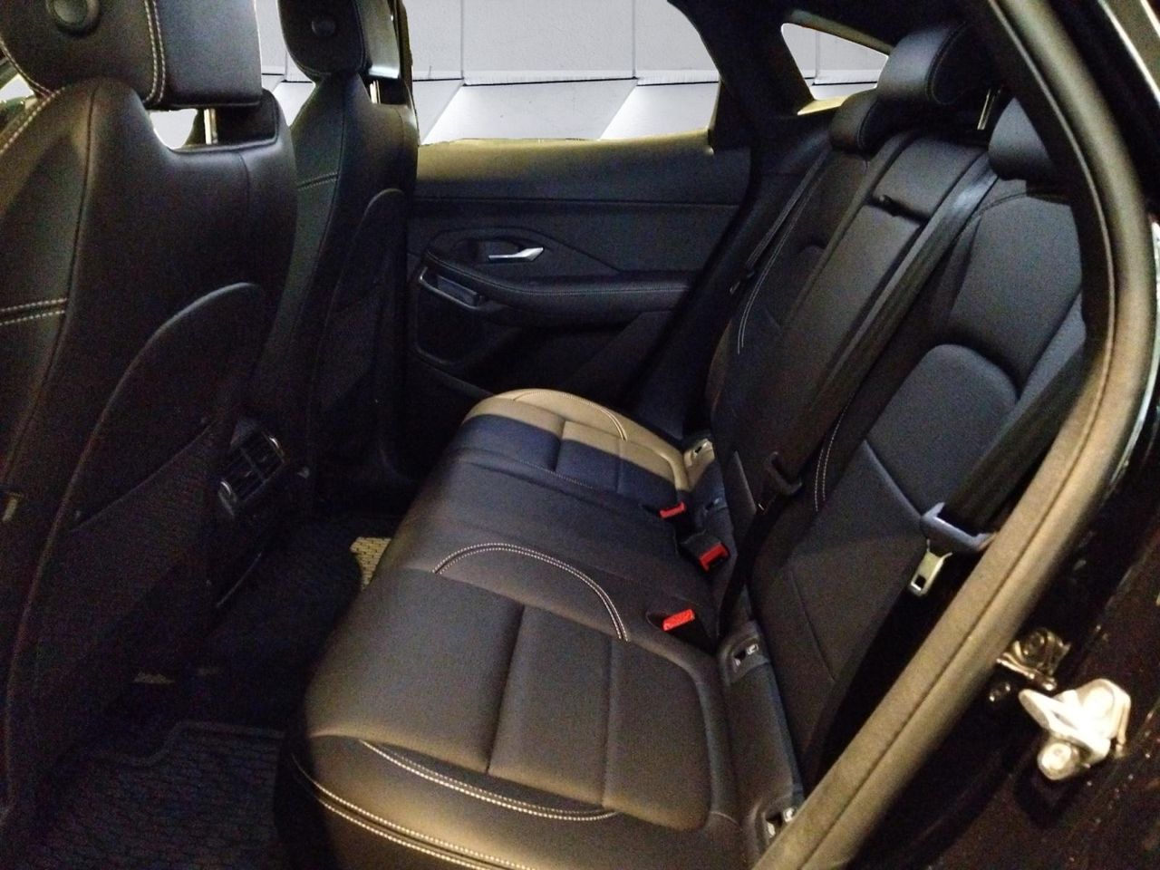 Foto Jaguar E-Pace 11