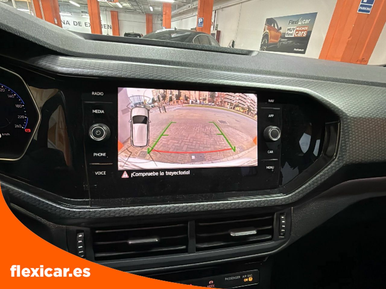 Foto Volkswagen T-Cross 12