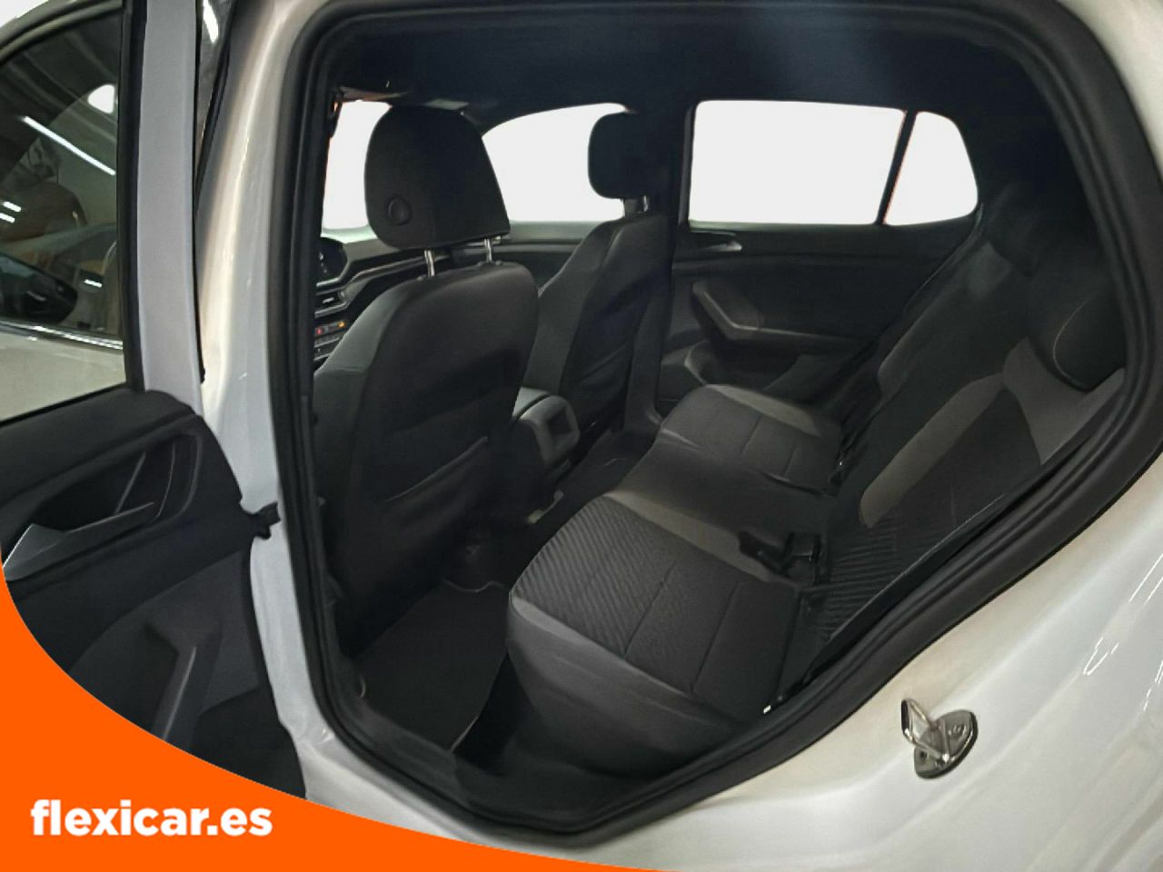 Foto Volkswagen T-Cross 13