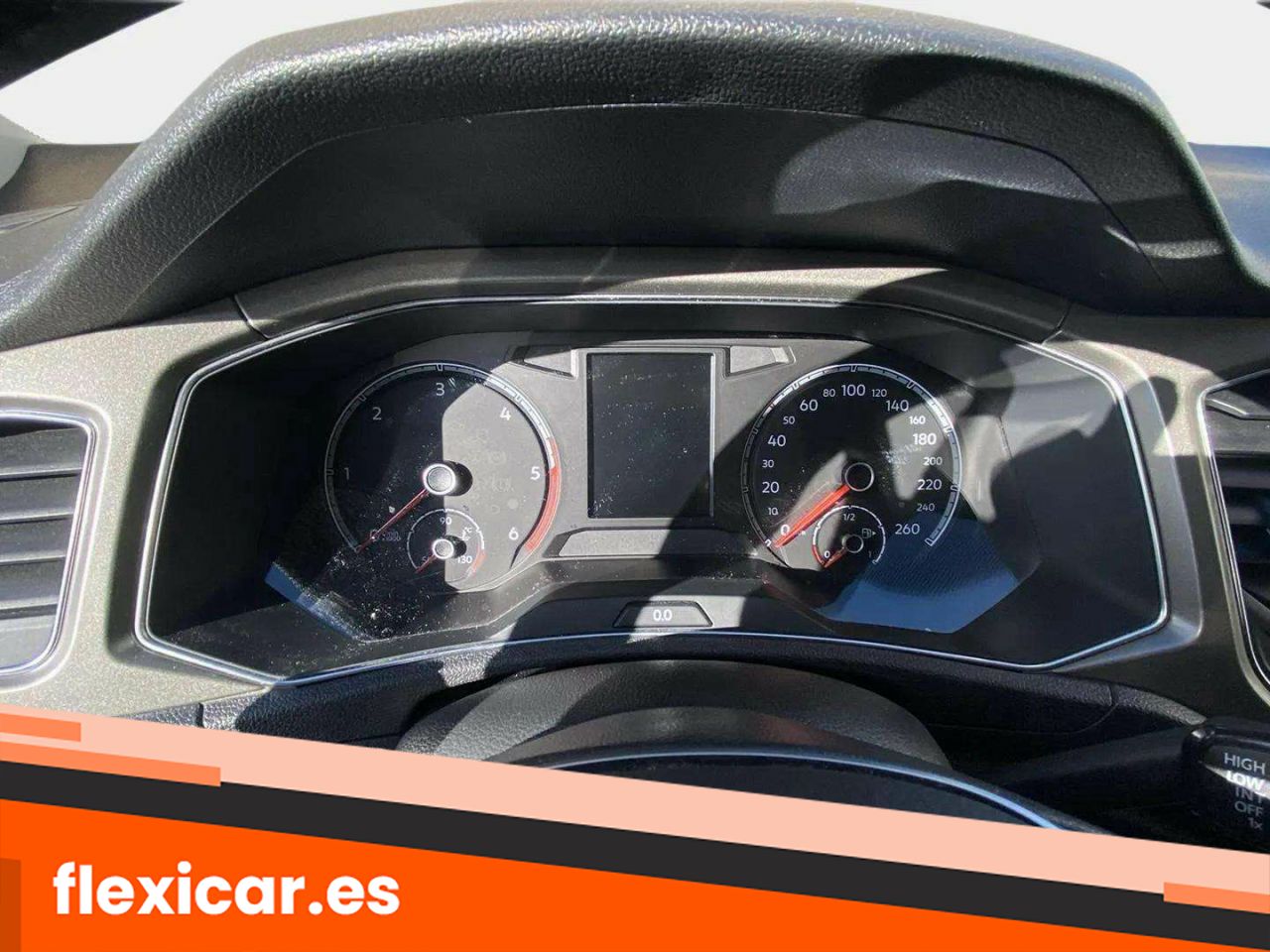 Foto Volkswagen T-Roc 13