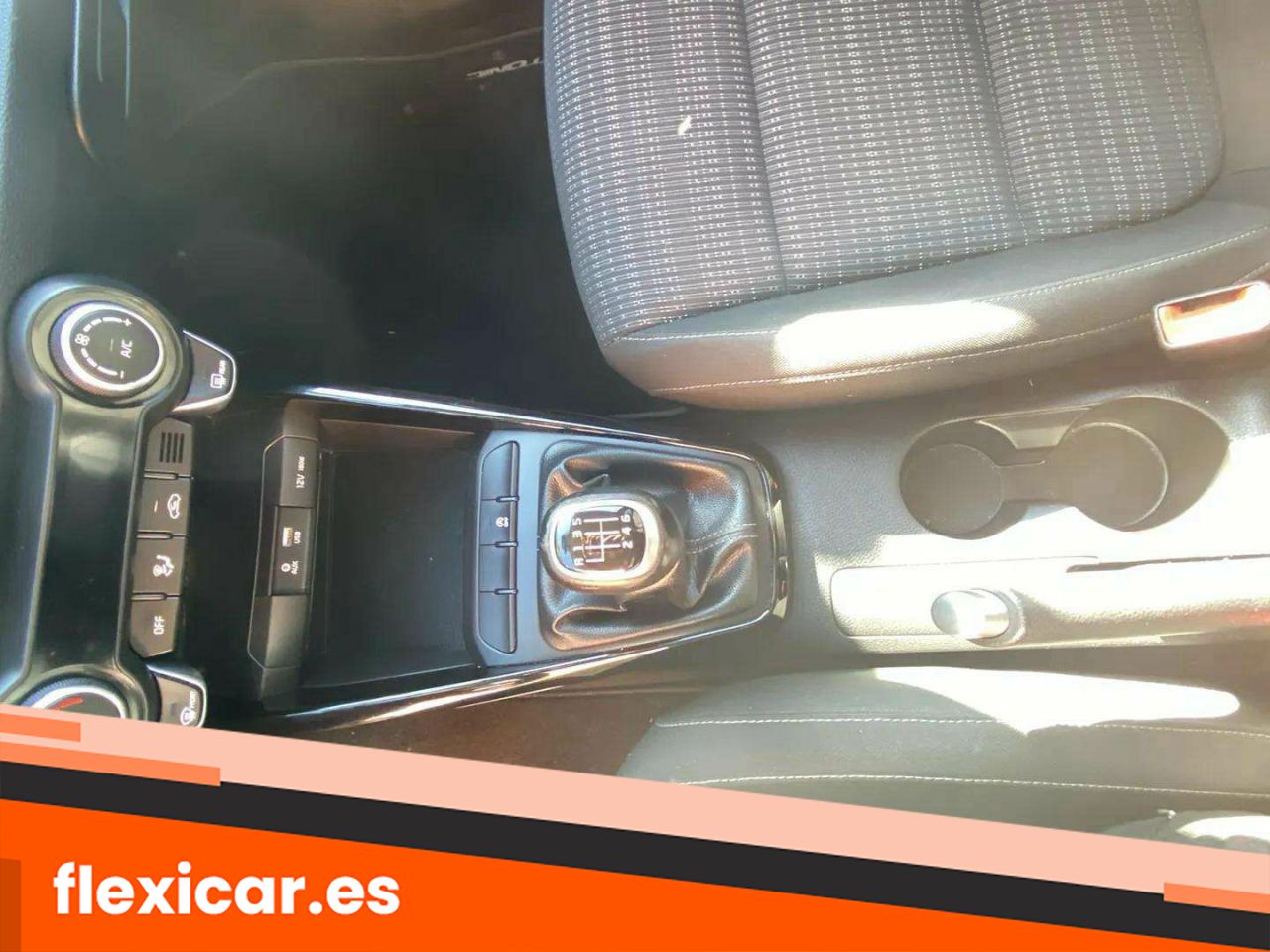 Foto Kia Stonic 24