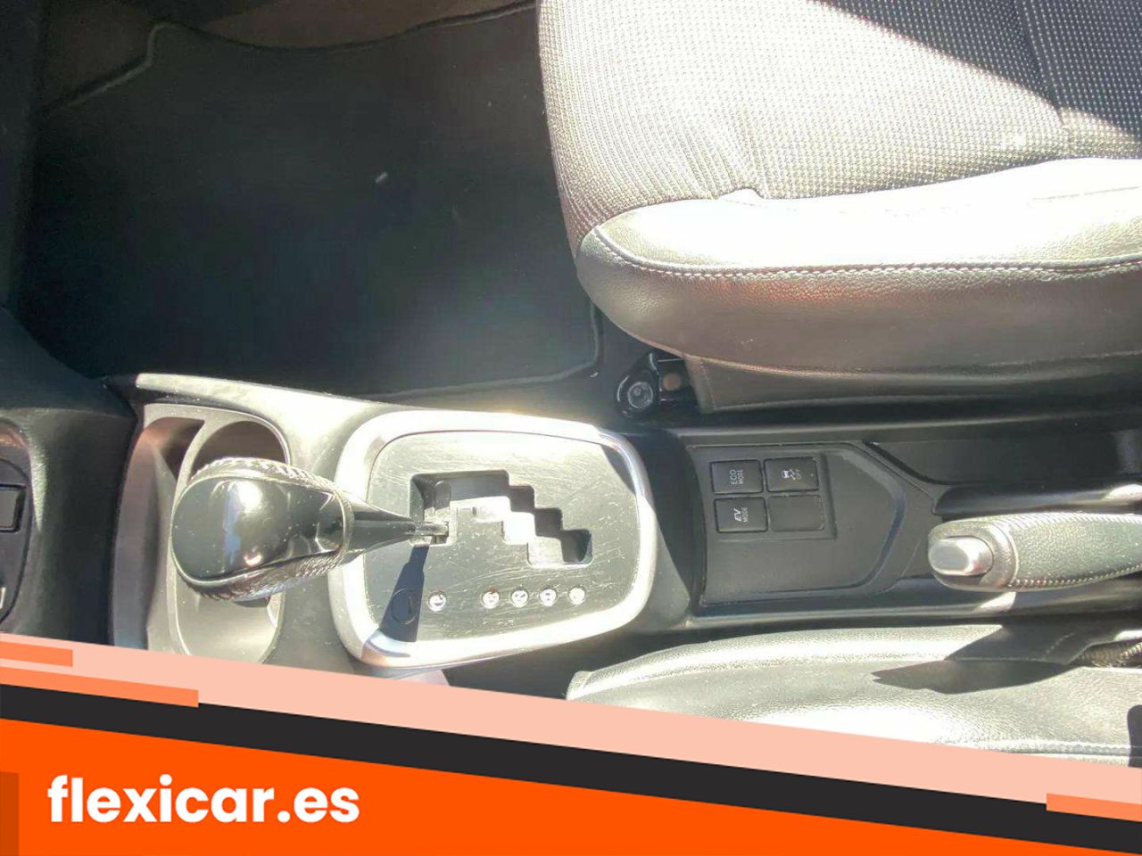 Foto Toyota Yaris 13