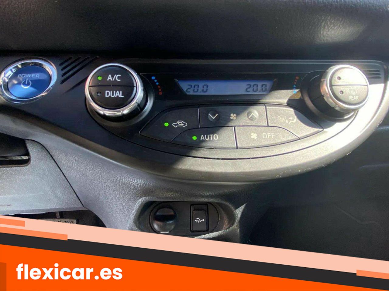 Foto Toyota Yaris 16