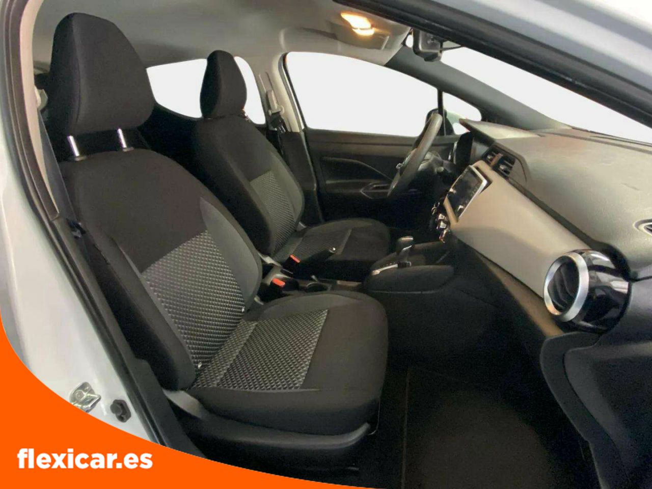 Foto Nissan Micra 9