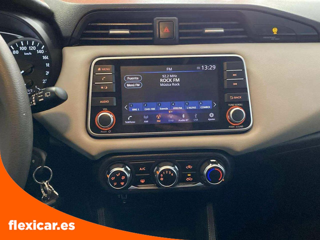 Foto Nissan Micra 15