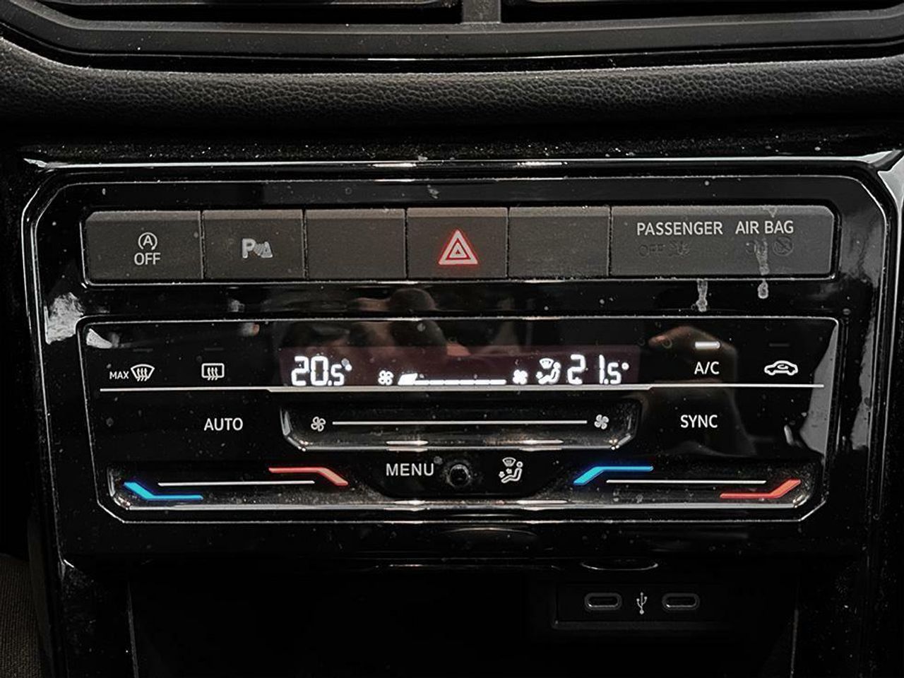 Foto Volkswagen T-Cross 17