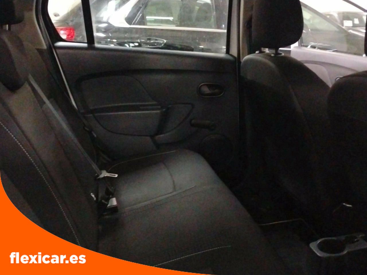 Foto Dacia Logan 16