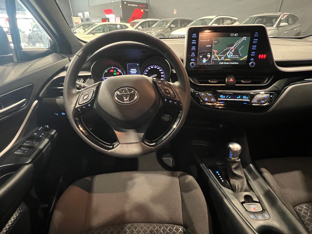 Foto Toyota C-HR 15