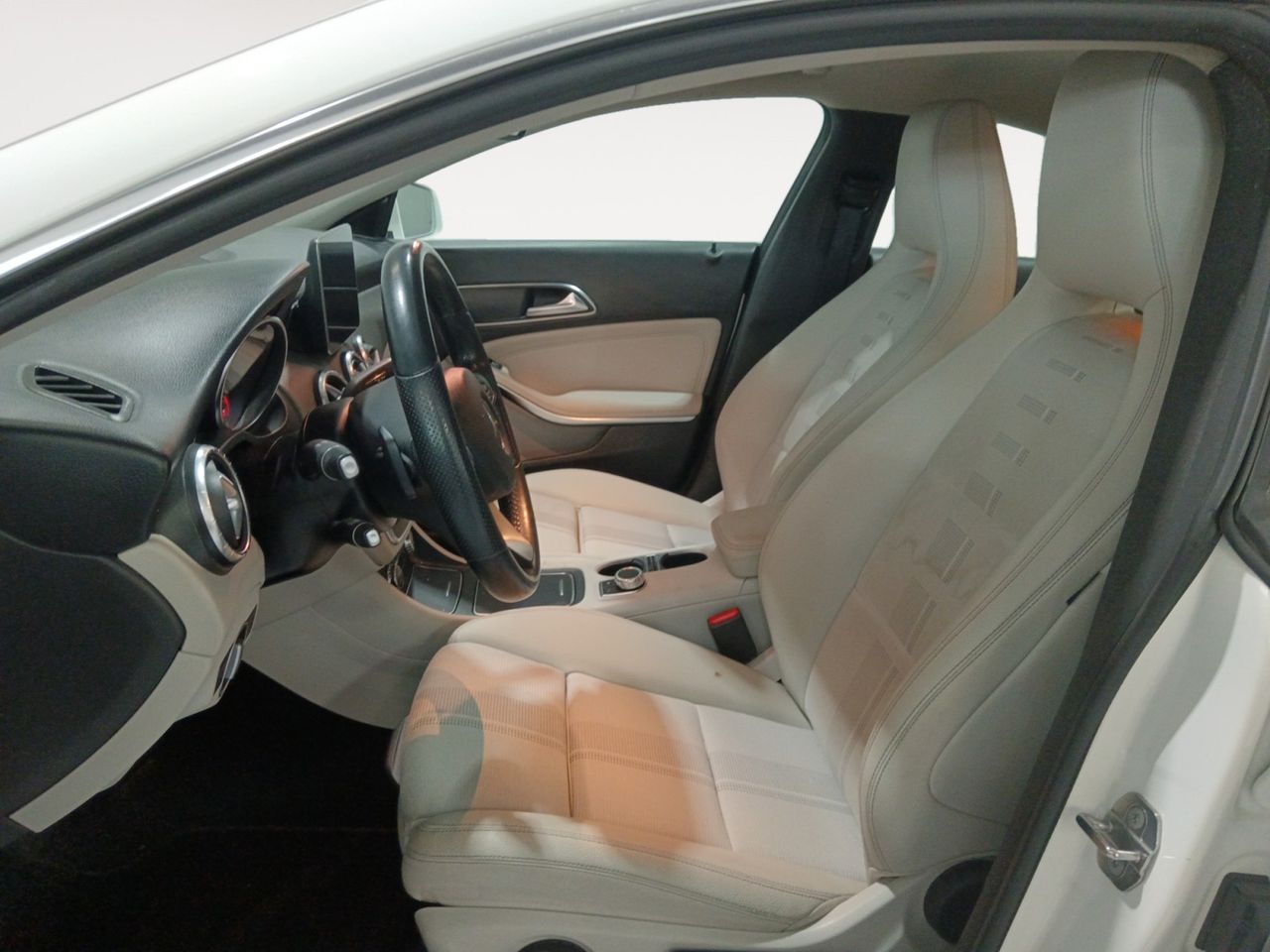 Foto Mercedes-Benz Clase CLA 8
