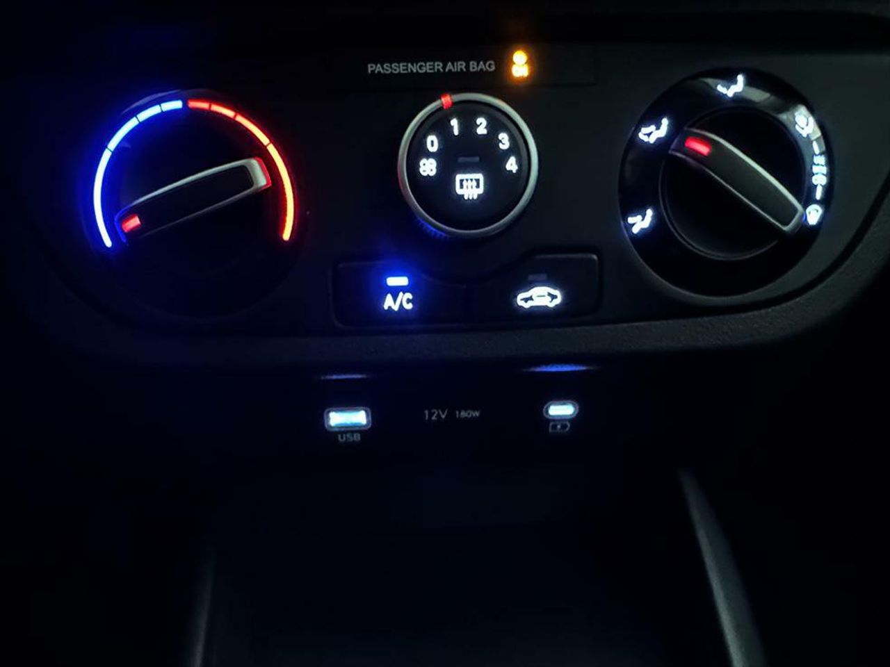 Foto Hyundai i10 13