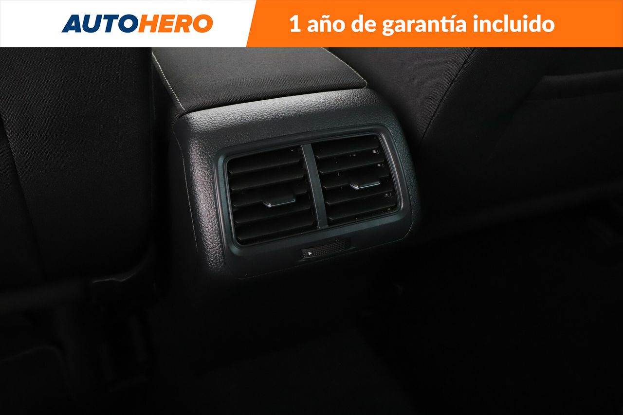 Foto Volkswagen Golf 28