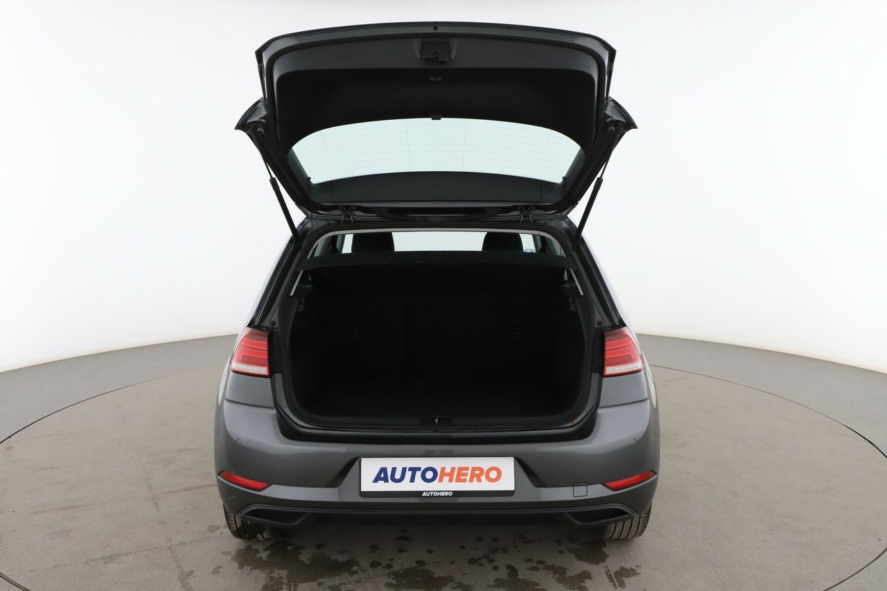 Foto Volkswagen Golf 17