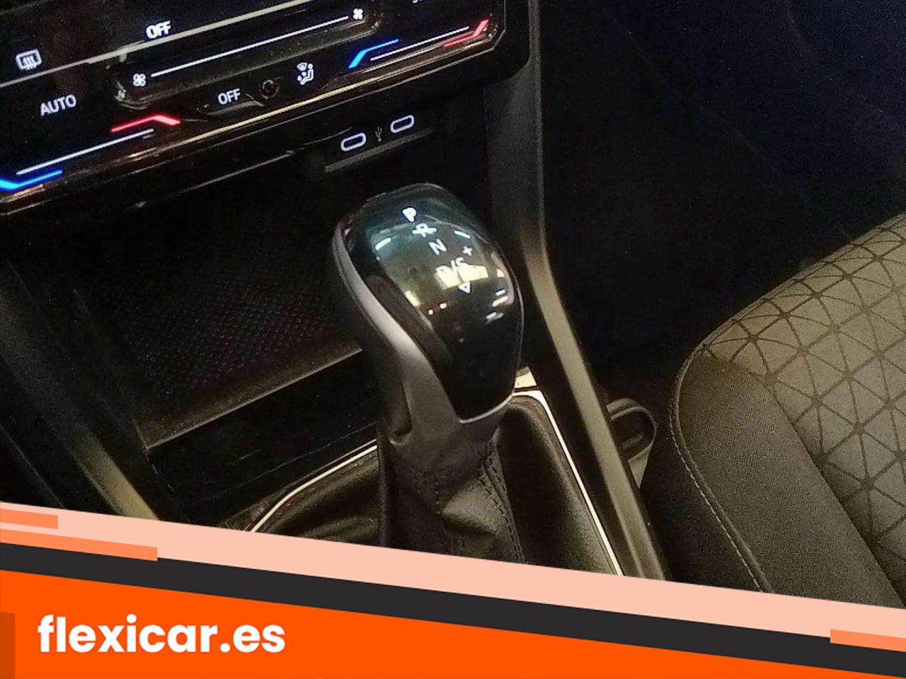 Foto Volkswagen T-Cross 17