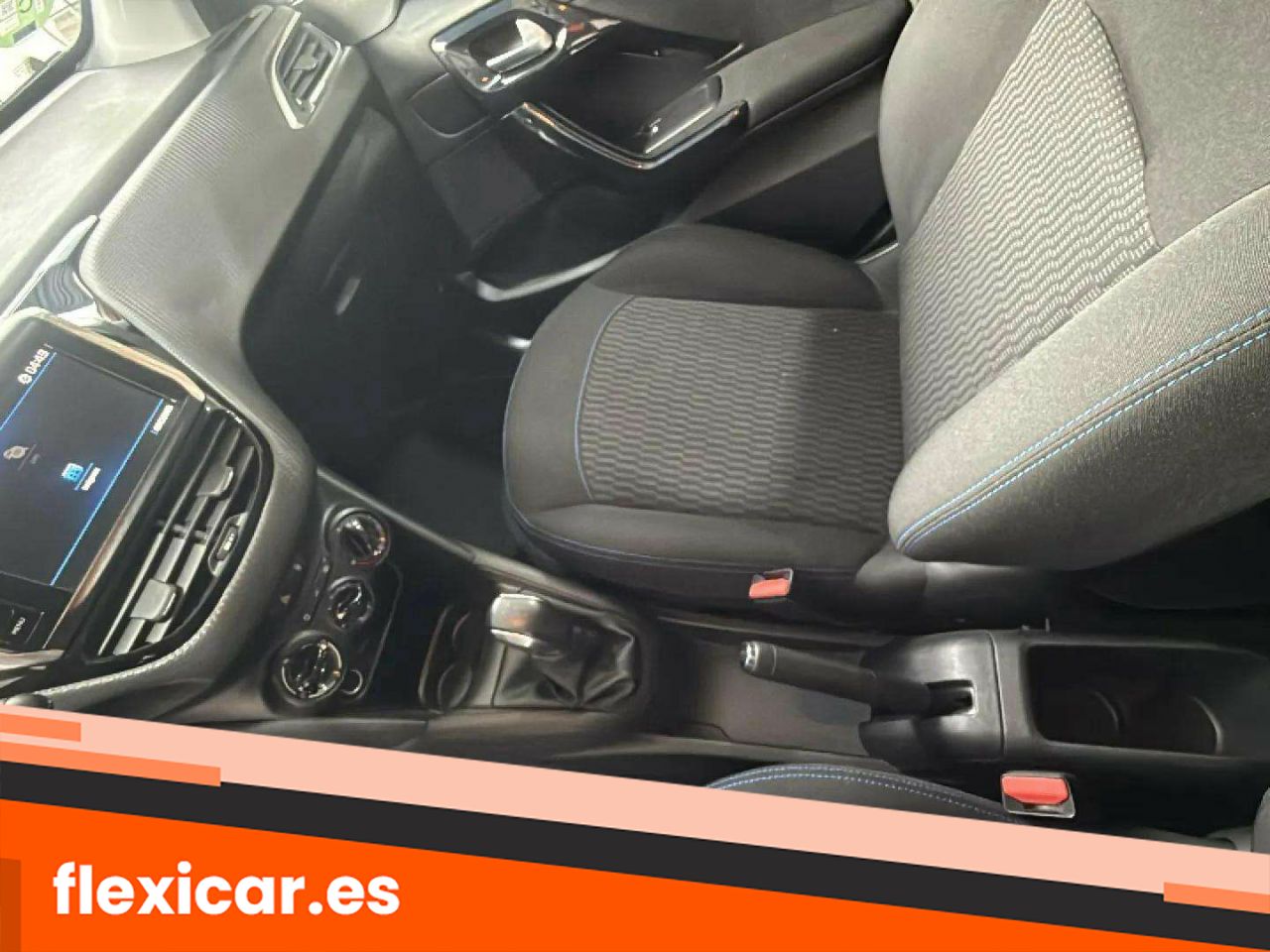 Foto Peugeot 208 16