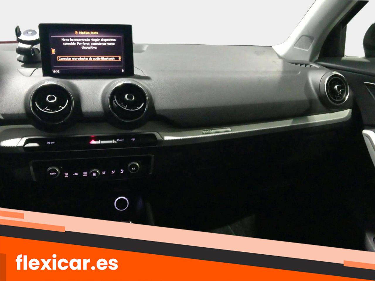 Foto Audi Q2 12