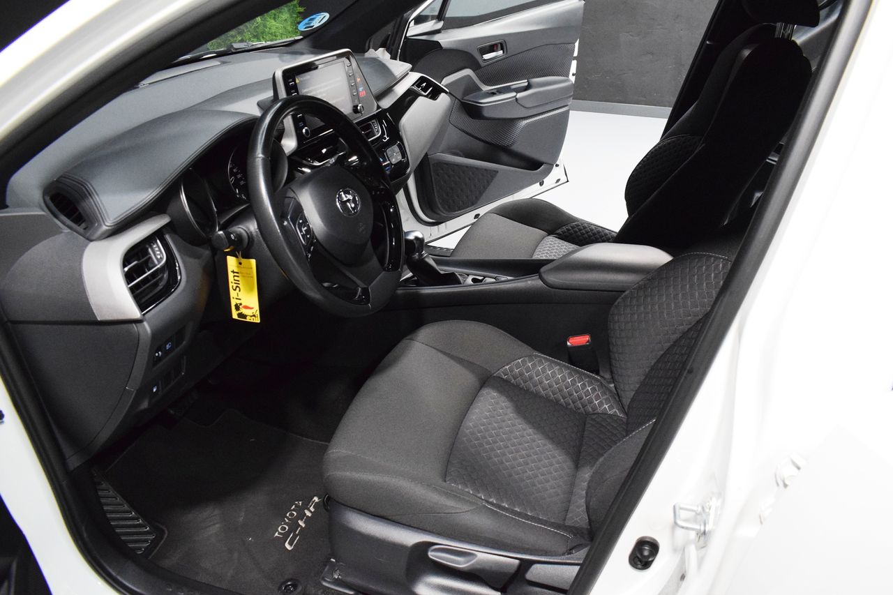 Foto Toyota C-HR 7
