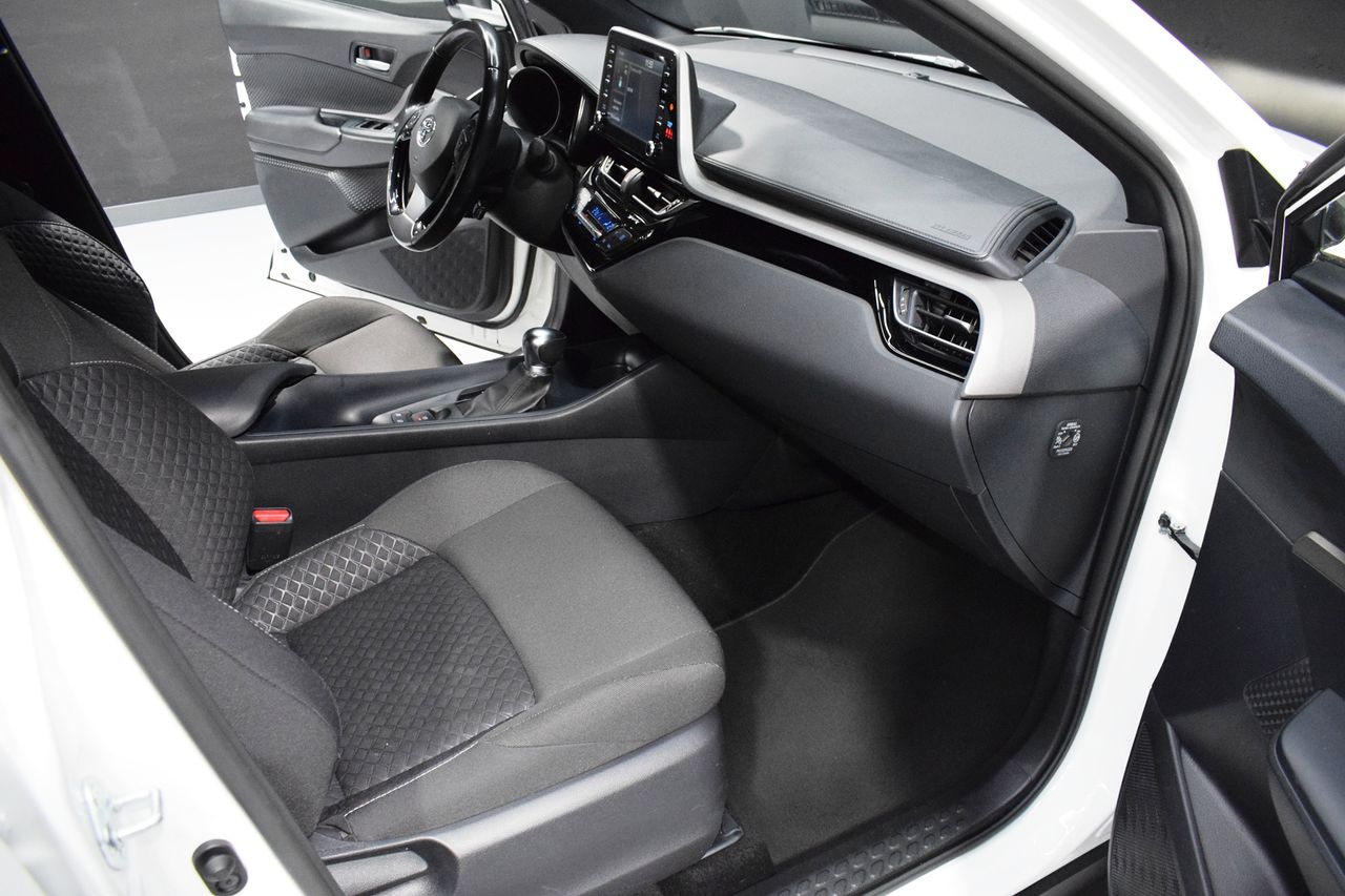 Foto Toyota C-HR 8