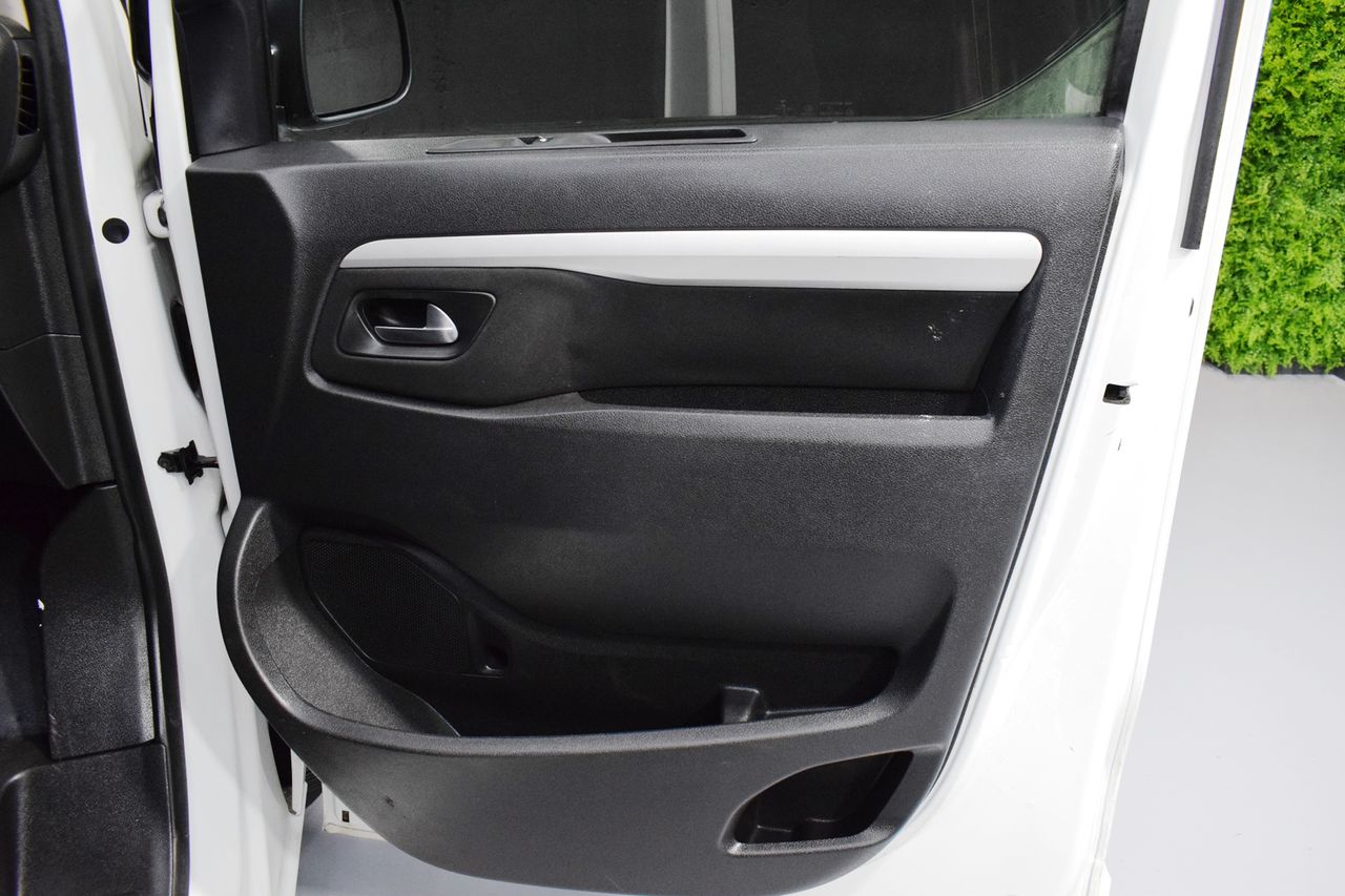Foto Peugeot Traveller 11