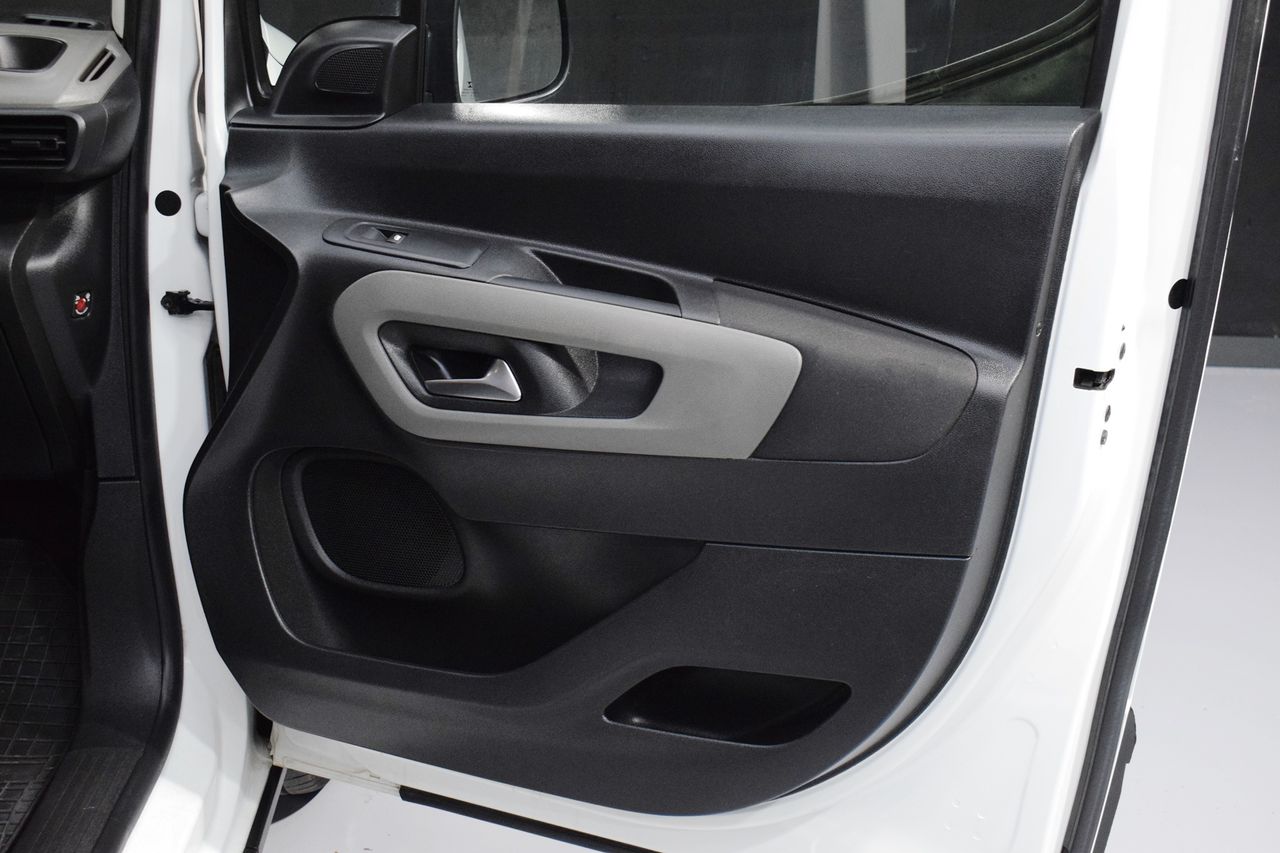 Foto Peugeot Rifter 12