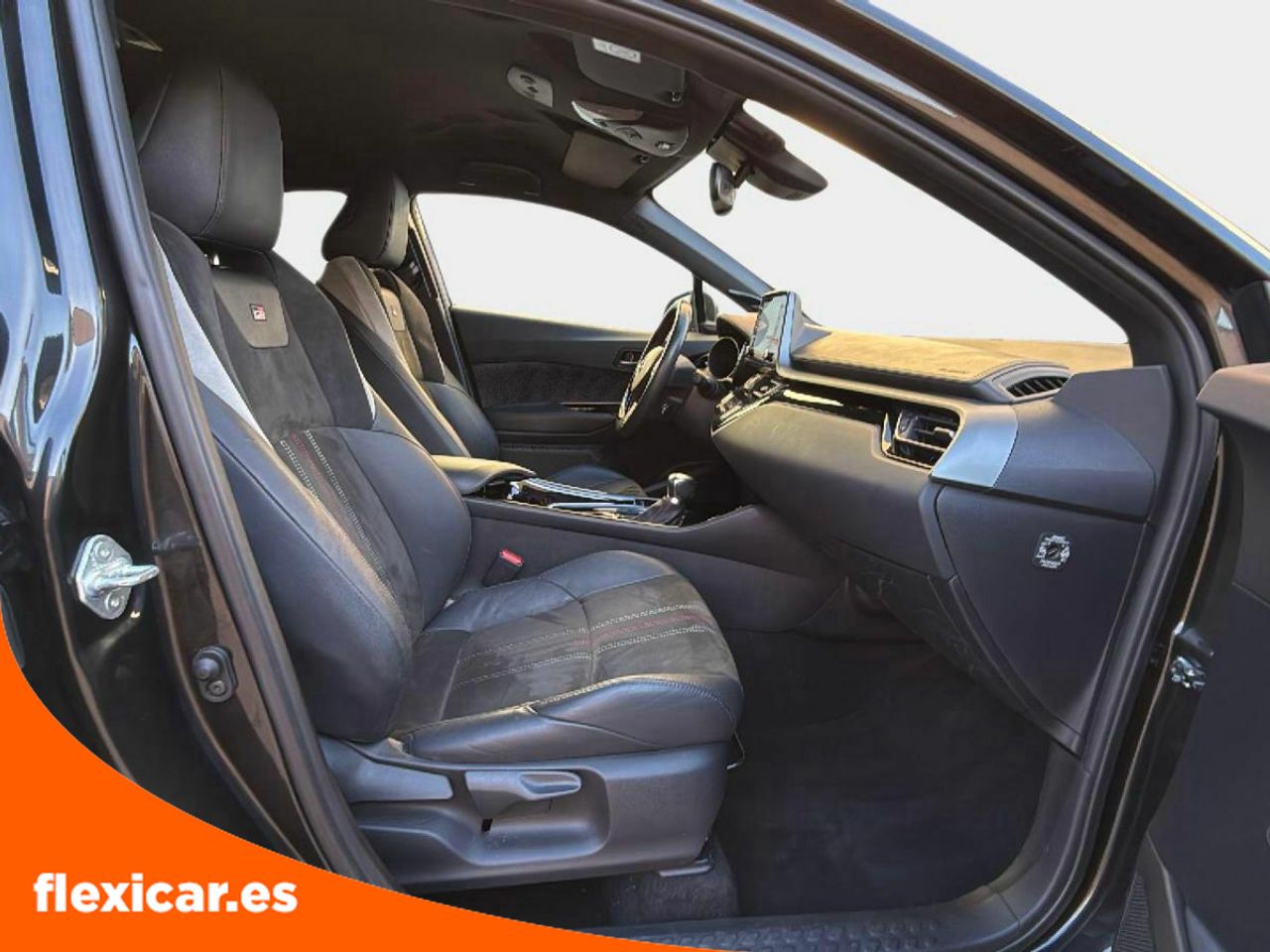 Foto Toyota C-HR 15