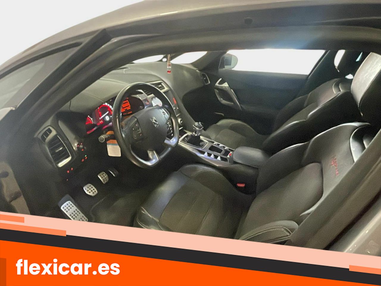Foto DS Automobiles DS 5 12