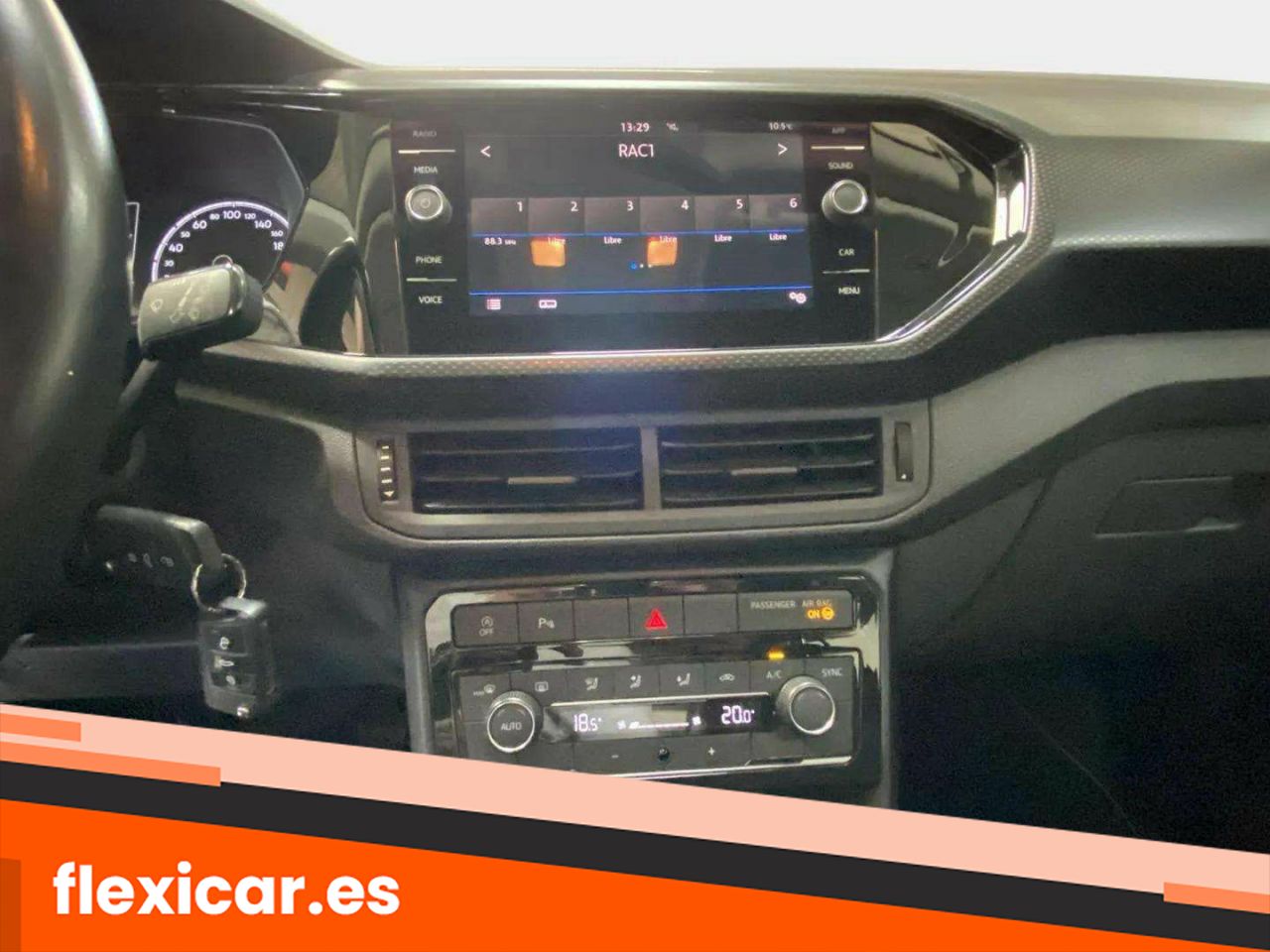 Foto Volkswagen T-Cross 11