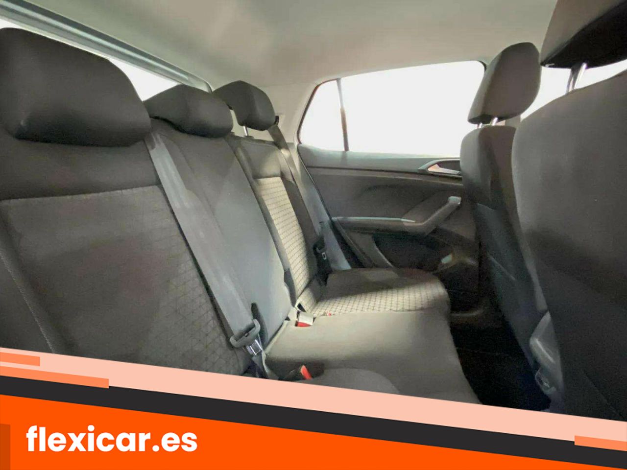 Foto Volkswagen T-Cross 15