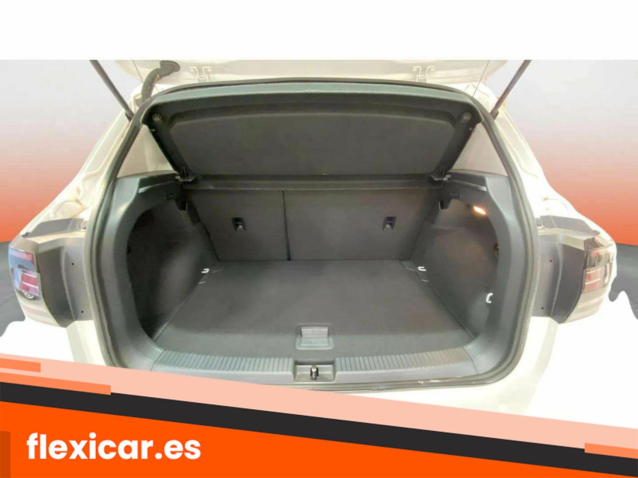 Foto Volkswagen T-Cross 17