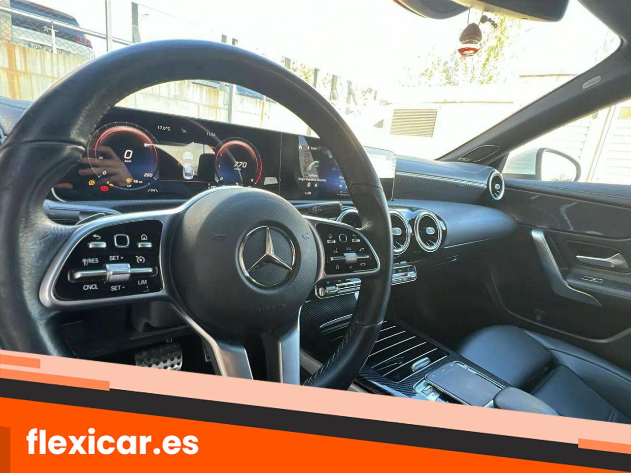 Foto Mercedes-Benz Clase CLA 24